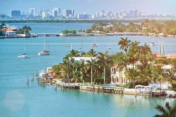 Miami Private Yacht Hire with Captain
