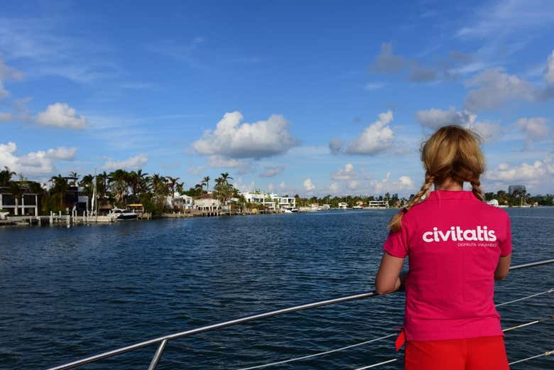 Touring Miami Bay 