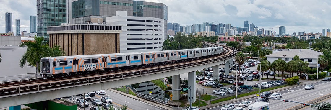 How to get to Aventura Mall in Miami by Bus or Train?